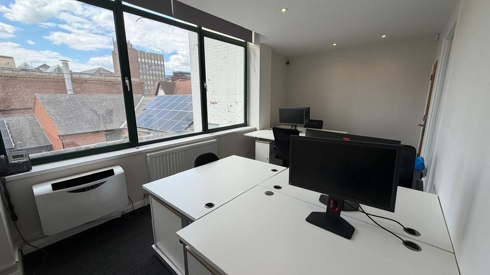 Merchants Court interior photo 2