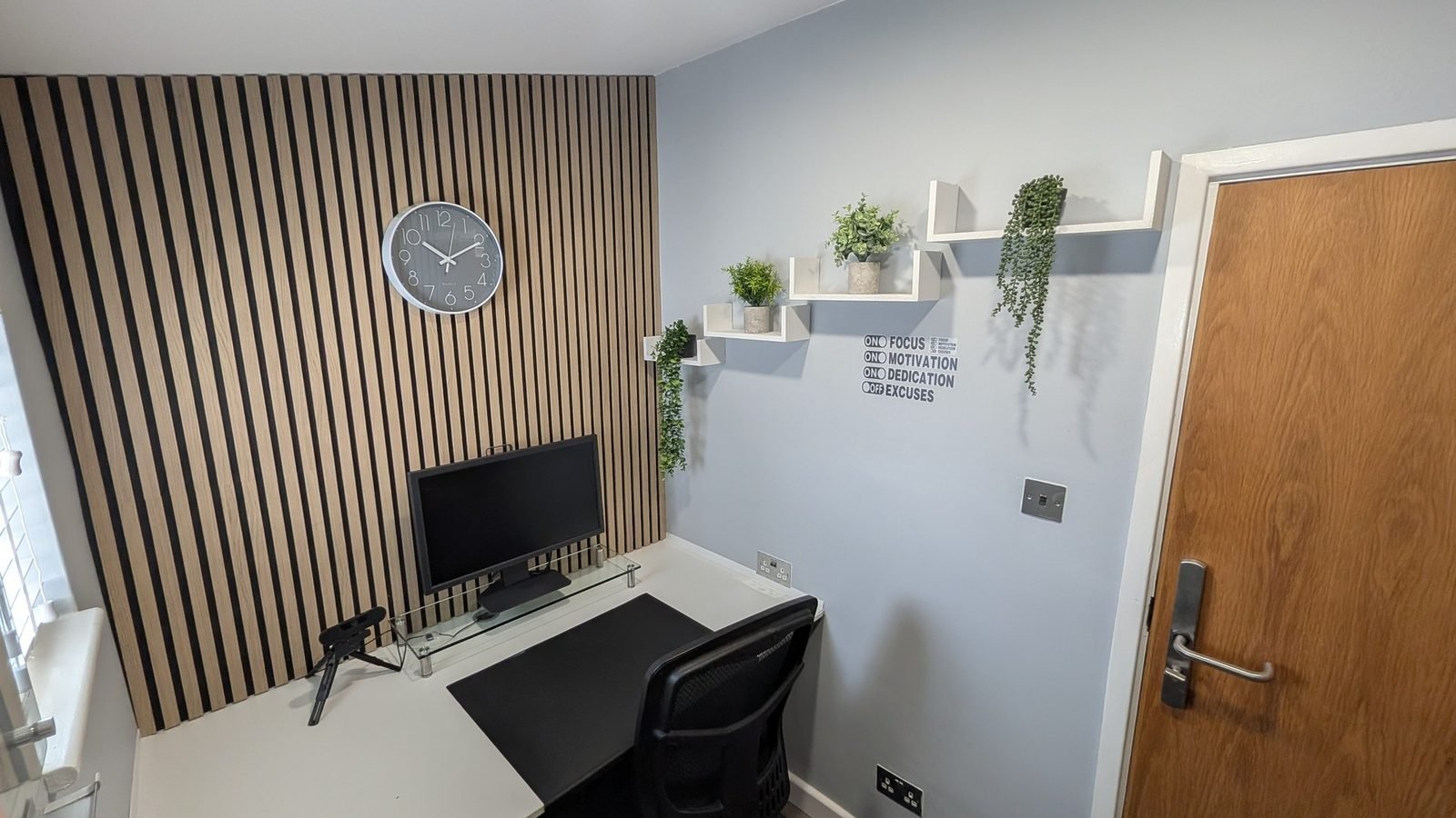 Small-One-Person-Office