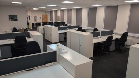 1,380 sq ft suite photo 6