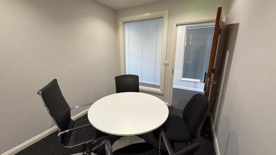 Merchants Court interior photo 4
