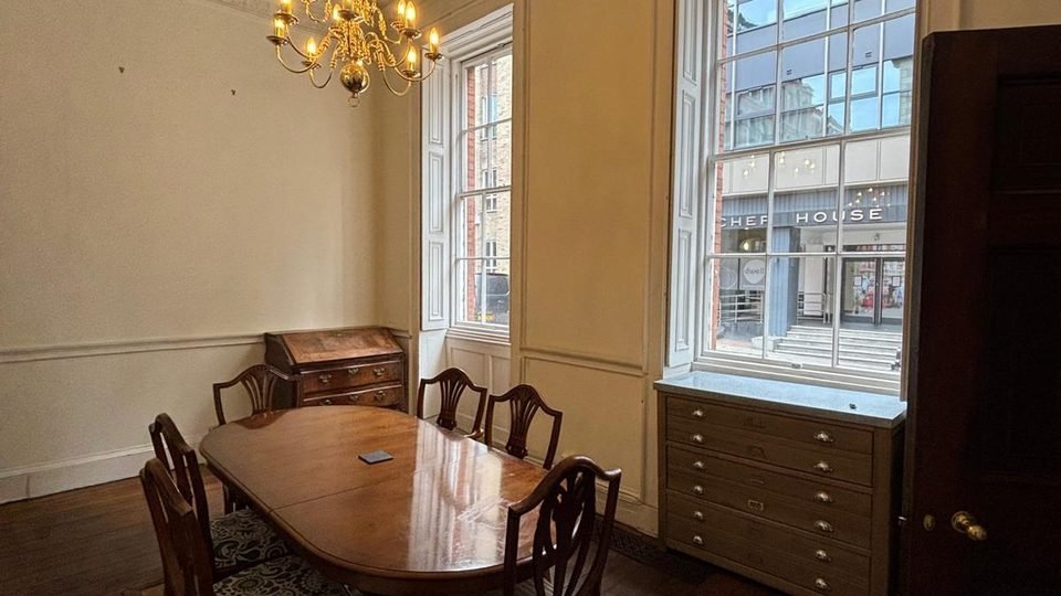 Stanford House interior photo 4