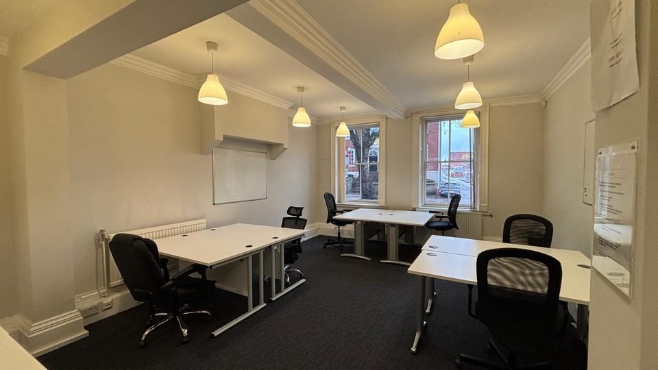 32 Friar Gate interior photo 2